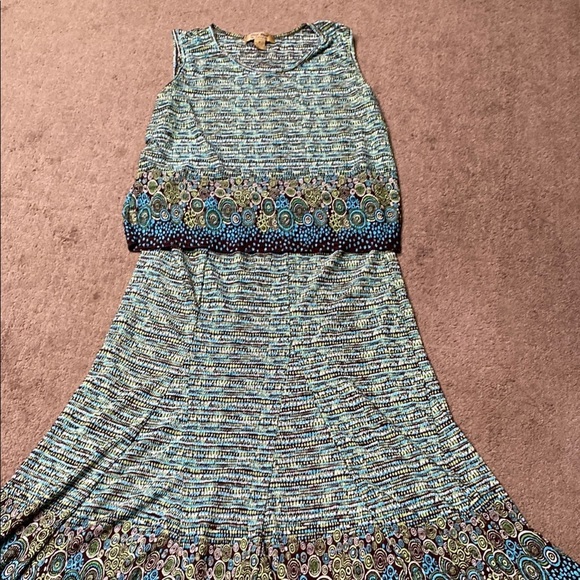 Vibrant 2-Piece Sleeveless Rafael Top & A-line Skirt - Picture 1 of 13